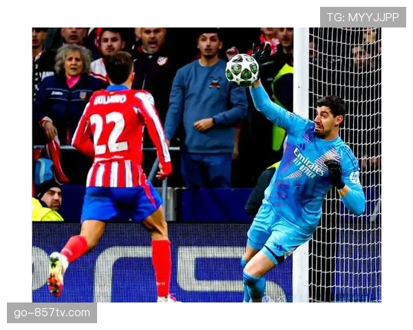 特写：重伤复出后打入首球，比利亚雷亚尔后卫曼迪泪洒赛场